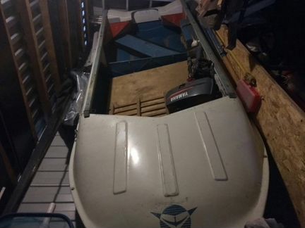 Моторная алюминиевая лодка 