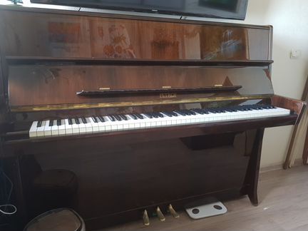 Чешское пианино Petrof в отличном состоянии