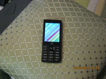 Мобильный телефон fly TS 112