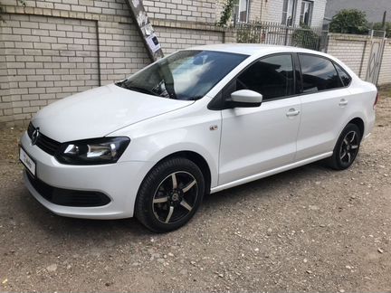 Volkswagen Polo 1.6 AT, 2015, седан