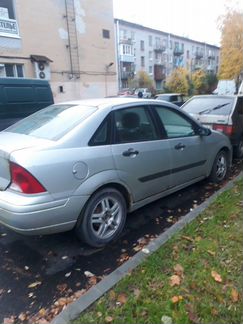 Ford Focus 2.0 МТ, 2000, седан