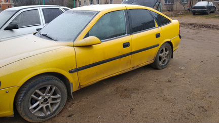 Opel Vectra 1.8 МТ, 1998, 402 000 км