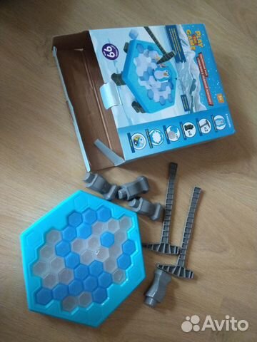 Настольные игры, пазлы и кубики