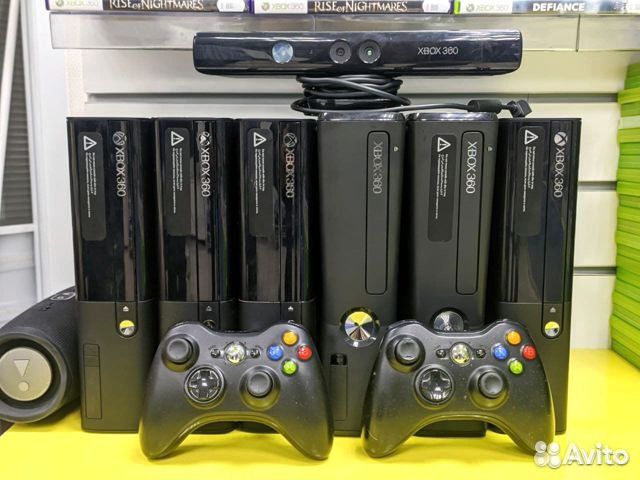Xbox 360E + 2 геймпада + кинект