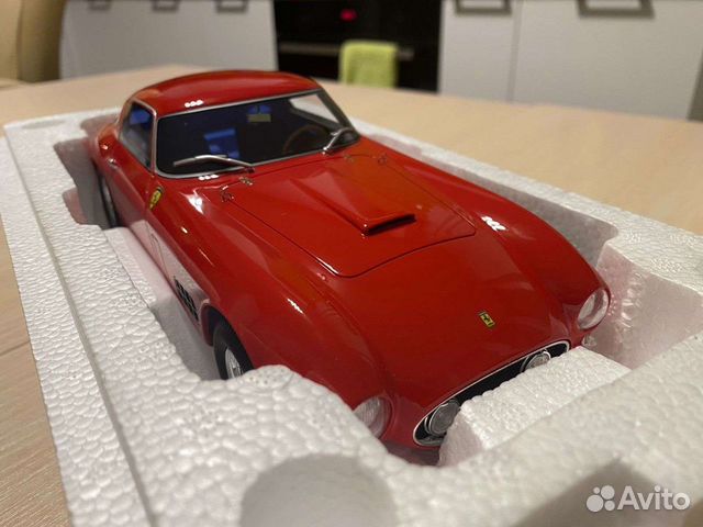 Ferrari 250 GT 1/18 CMR