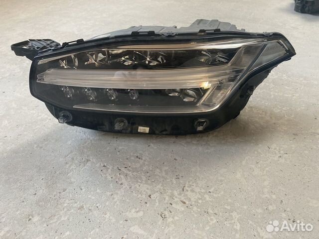 Фара volvo xc90 II левая 31353153