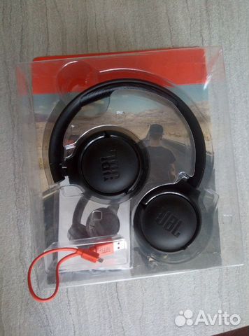 Беспроводные наушники JBL Tune 560BT