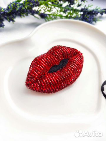 Брошь из бисера 