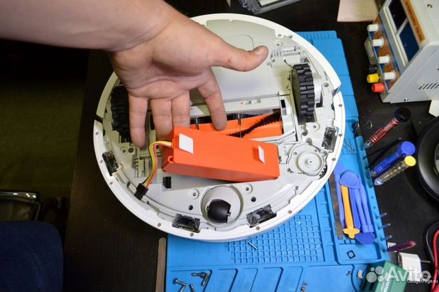Ремонт и чистка роботов пылесосов и мойщиков окон