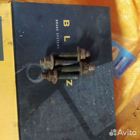 Bmw шпилька м7 выпускного коллектора