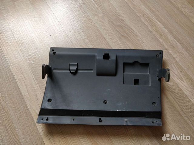 Крышка бардачка