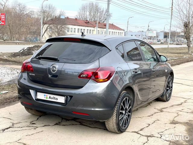 Opel Astra 1.6 МТ, 2011, 111 000 км