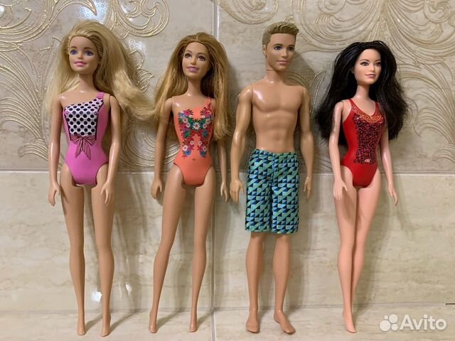 3 куклы Барби и 1 Кен