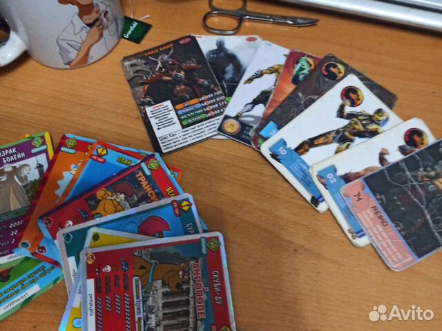 Коллекционные карточки скуби ду и мортал комбат