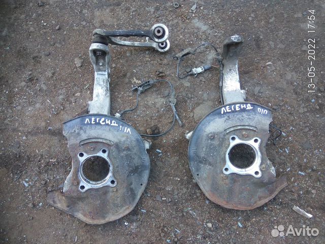 Кулак поворотный передний Хонда Легенд 2007 год