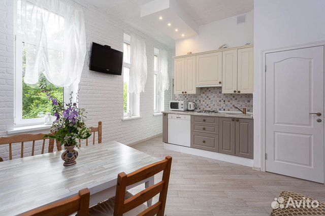 

2-к. квартира, 75 м², 2/4 эт.