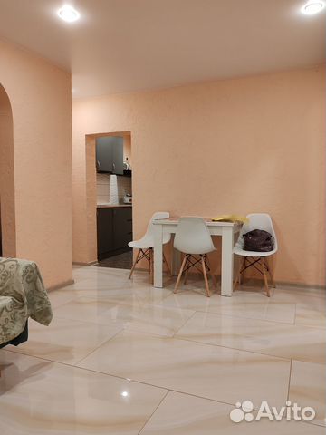 

2-к. квартира, 70 м², 1/3 эт.