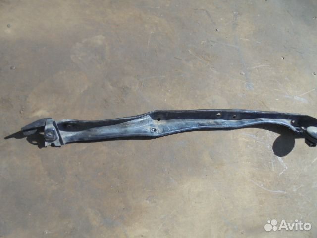 Верхняя планка телевизора Toyota RAV 4 05-08 г.в Верхняя планка телевизора Toyota RAV 4 05-08 г.в
