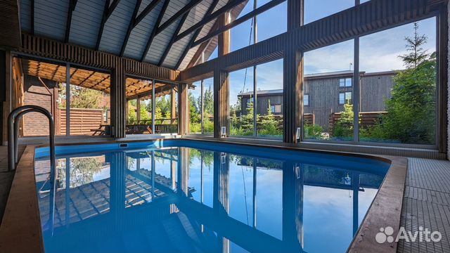 

10-к. и более коттедж, 600 м²