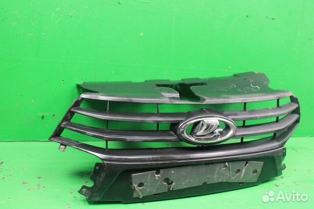 Решетка радиатора LADA Vesta 15 г Решетка радиатора LADA Vesta 15 г