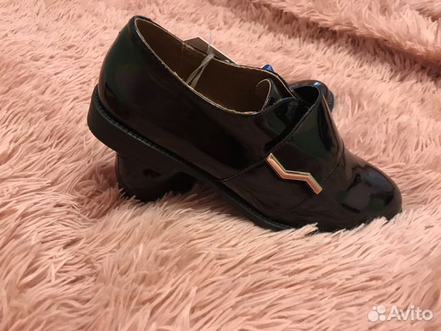Новые школьные туфли