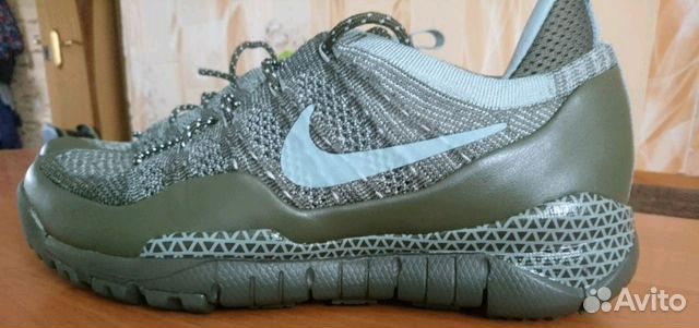 Новые оригинальные кроссовки Nike Новые оригинальные кроссовки Nike