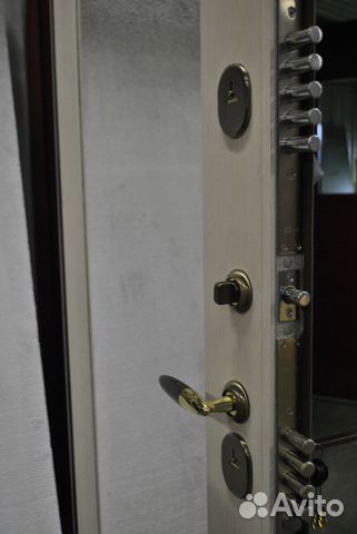 Дверь стальная с зеркалом и панелью мдф