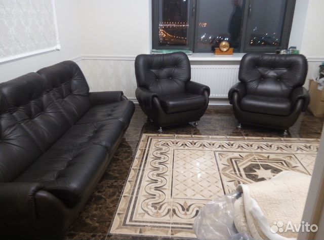 Диван + два кресла (кожаные)
