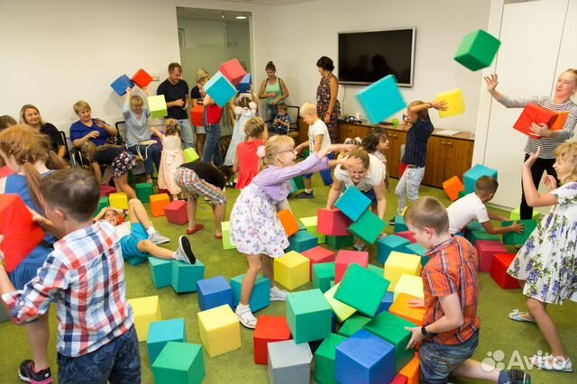 Поролоновое шоу. Разноцветные кубики и реквизит Поролоновое шоу. Разноцветные кубики и реквизит