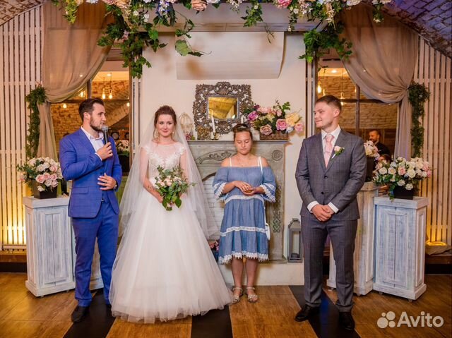 Ведущий+DJ и оборудование на свадьбу, юбилей Ведущий+DJ и оборудование на свадьбу, юбилей