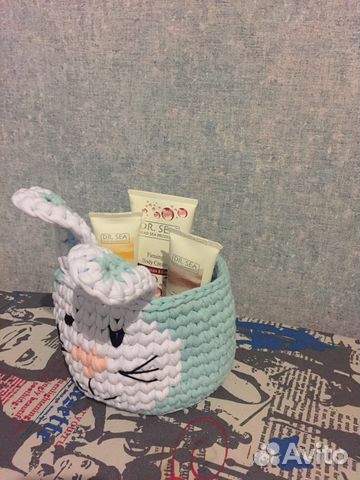 Корзинки из трикотажной пряжи. Заяц