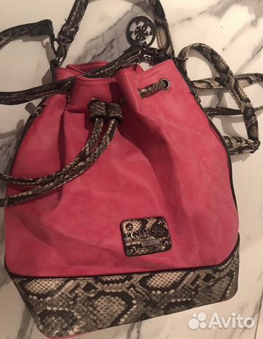 Сумка guess новая фуксия рюкзак оригинал рептилия Сумка guess новая фуксия рюкзак оригинал рептилия