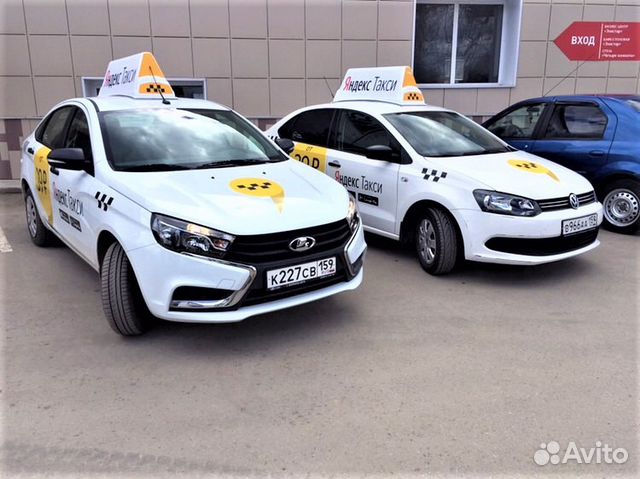 Водитель Яндекс Такси на Фольксваген Поло