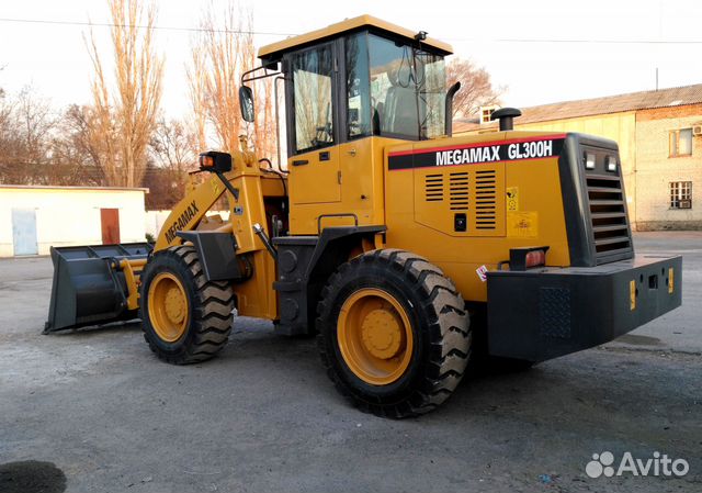 Фронтальный погрузчик Megamax GL 300H