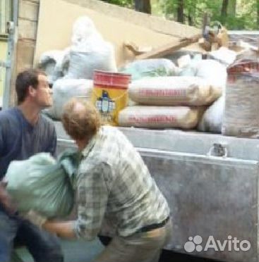 Вывоз мусора. ЗИЛ. Грузчики погрузка, спуск с этаж