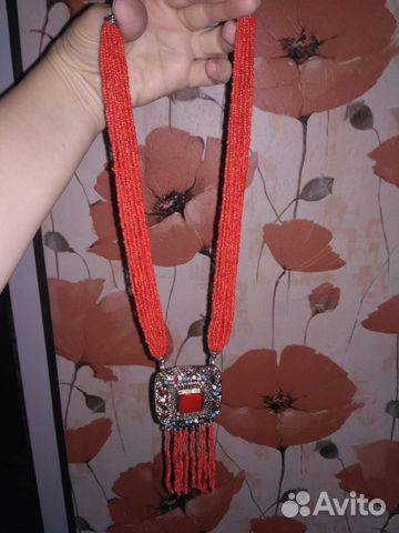 Колье коралловое с подвеской