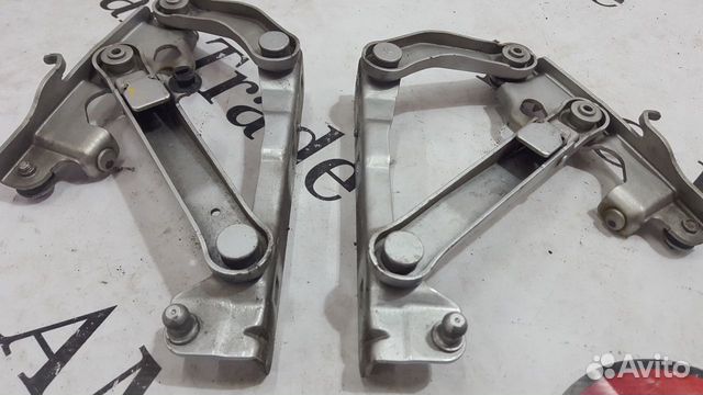 Петли капота на Mercedes-Benz W211,215,220,219 Петли капота на Mercedes-Benz W211,215,220,219