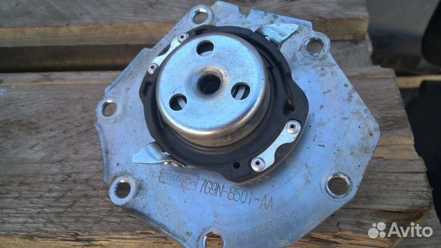 Водяной насос помпа 7G9N-8501-AA Водяной насос помпа 7G9N-8501-AA