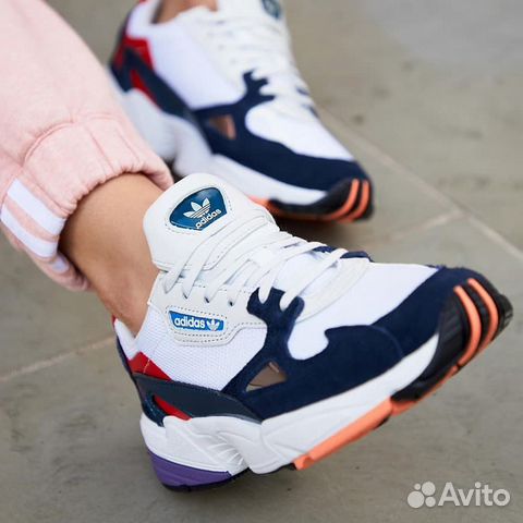 Adidas falcon синие с белым Adidas falcon синие с белым