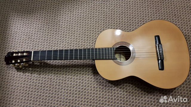 Авито гитары купить б у. Классическая гитара Hohner HC-06. Hohner hc06 колки. Гитара авито. Hohner гитара этикетка.