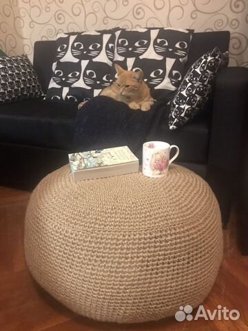 Пуфик вязанный из джута