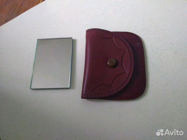 Ретро сумка с кошельком и зеркалом Ретро сумка с кошельком и зеркалом