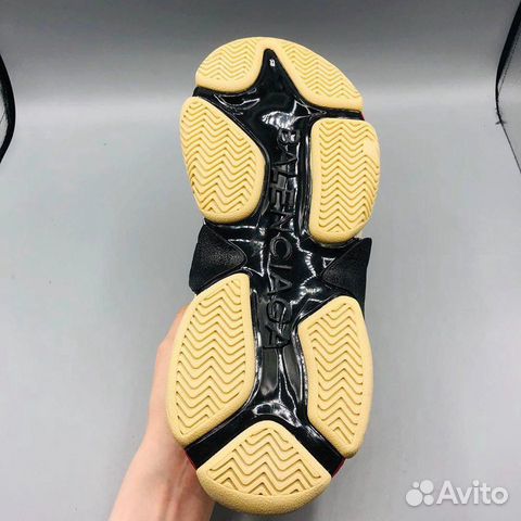 Кроссовки Balenciaga Triple S Кроссовки Balenciaga Triple S