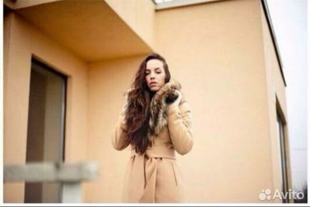 Пальто зимнее. Меховой ворот отстёгивается Пальто зимнее. Меховой ворот отстёгивается
