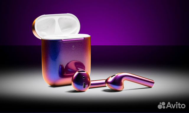 Наушники AirPods2 с беспроводным зарядным футляром Наушники AirPods2 с беспроводным зарядным футляром