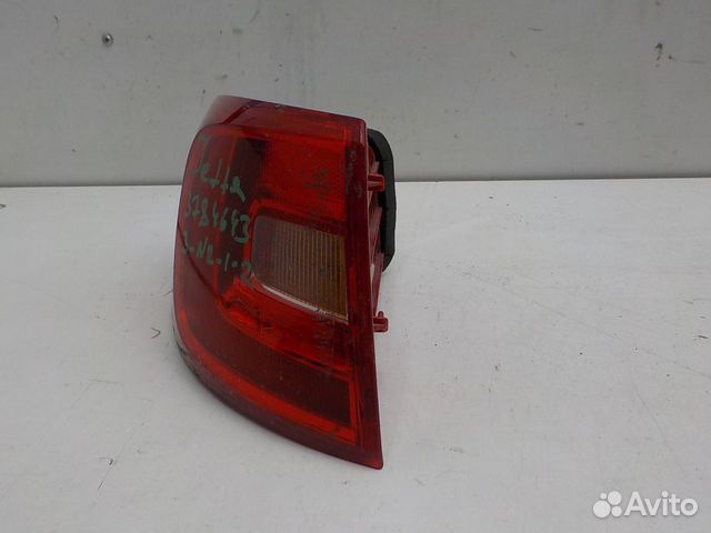 Фонарь задний левый наружный на Volkswagen Jetta Фонарь задний левый наружный на Volkswagen Jetta