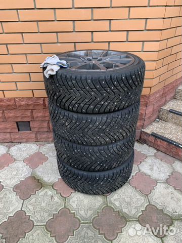 225/40R18 Nokian hakkapelita 8 шип momo 5x114,3 8x 225/40R18 Nokian hakkapelita 8 шип momo 5x114,3 8x