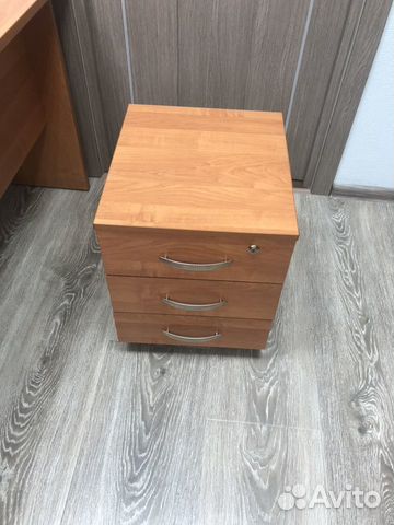 2 Стеллажа, 1 тумба, 4 стола 2 Стеллажа, 1 тумба, 4 стола
