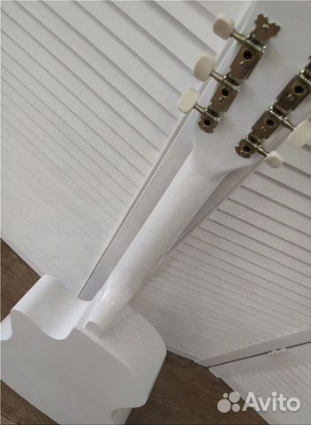 Гитара новая