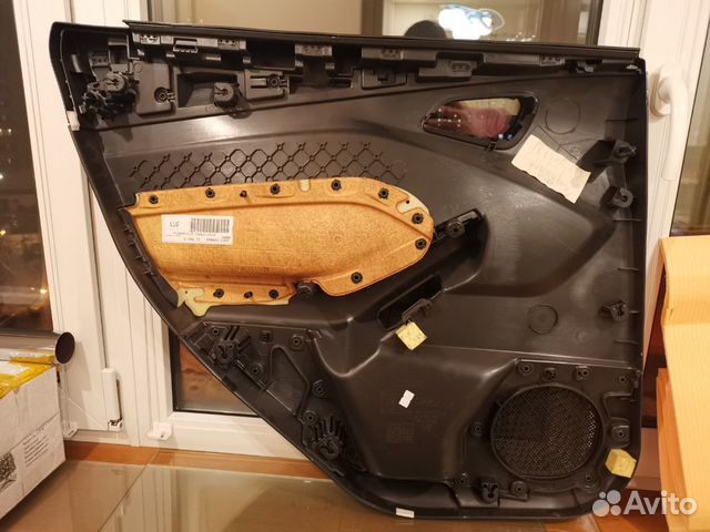 Обшивка задней правой двери Ford focus 3, rest